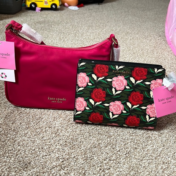 kate spade Handbags - ♥️NWT♥️ Beautiful Kate Spade bag and wristlet